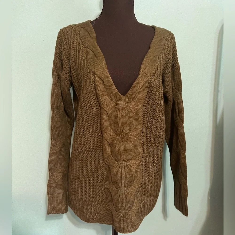 #224 Green knitted sweater - Picture 2 of 5